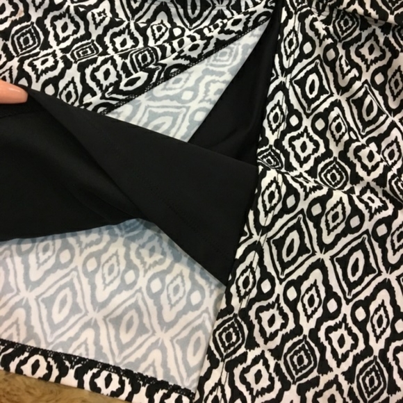 NEW! Printed Flyaway Halter Tankini Top (NWOT) -10 - Picture 6 of 9